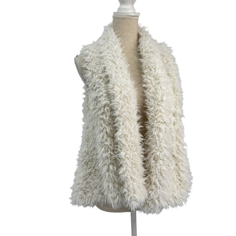 HYFVE Faux Fur Vest Ivory Fuzzy Open Front Lined cozy Boho